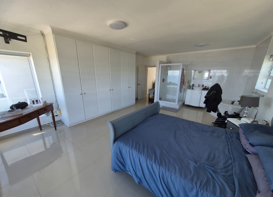 5 Bedroom Property for Sale in Dana Bay Western Cape